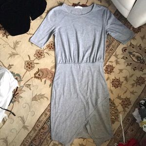Cute grey dress with slit